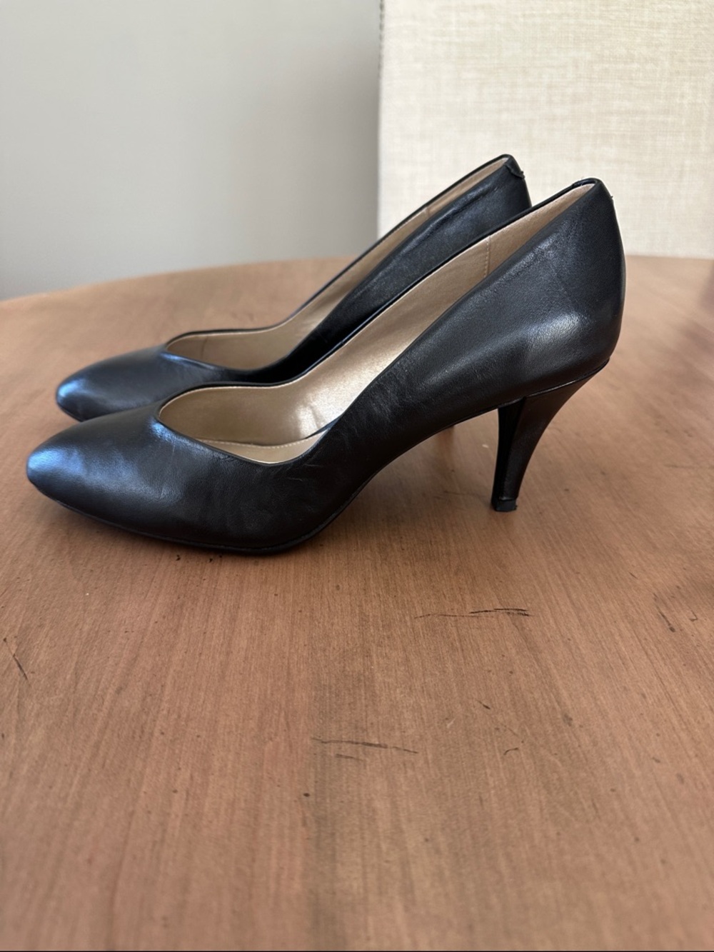 Bandolino Black Pointed Pumps